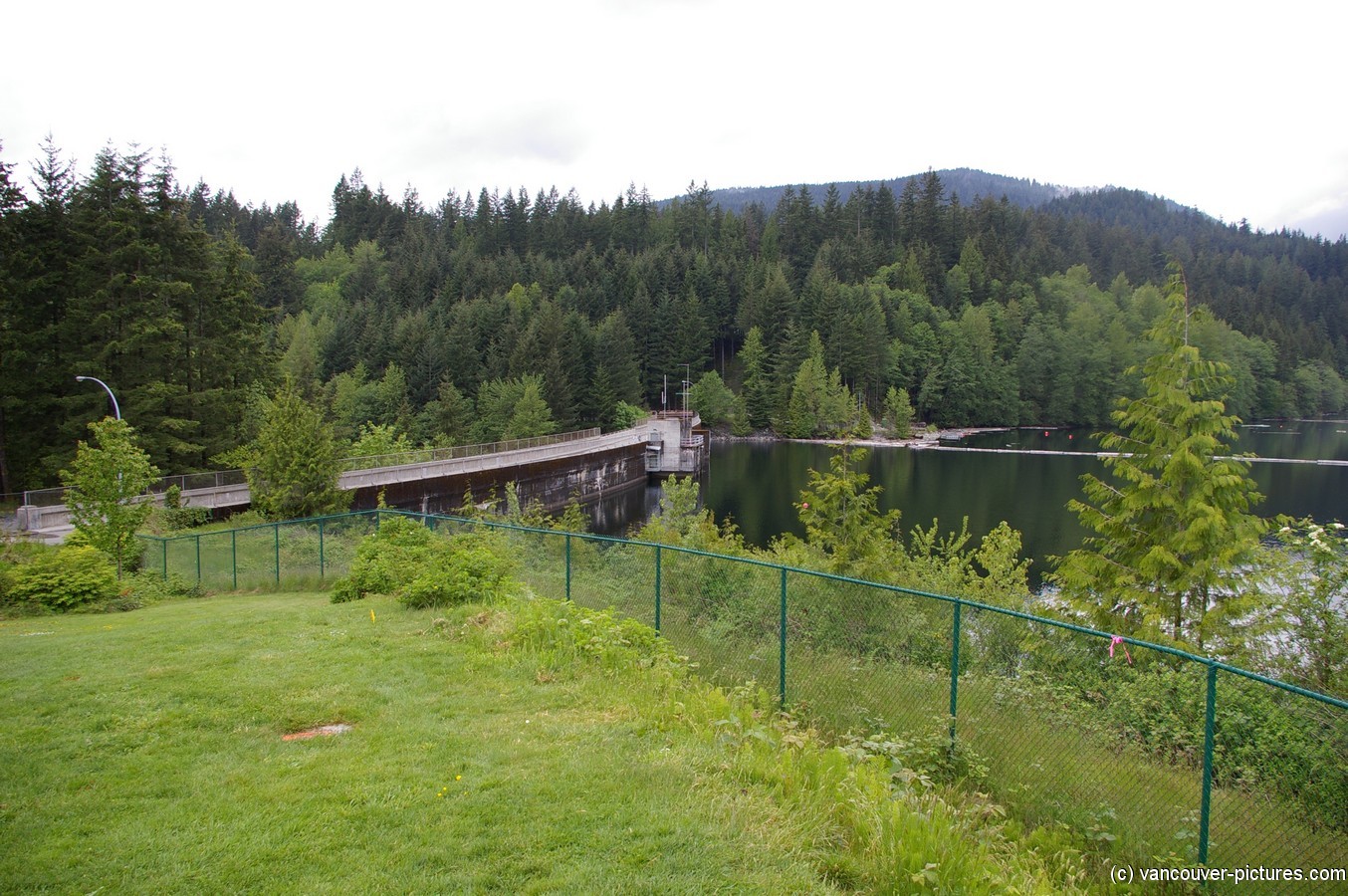 Cleveland Dam in Vancouver.jpg
