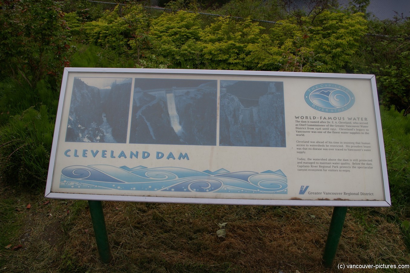 Cleveland Dam World Famous water sign.jpg