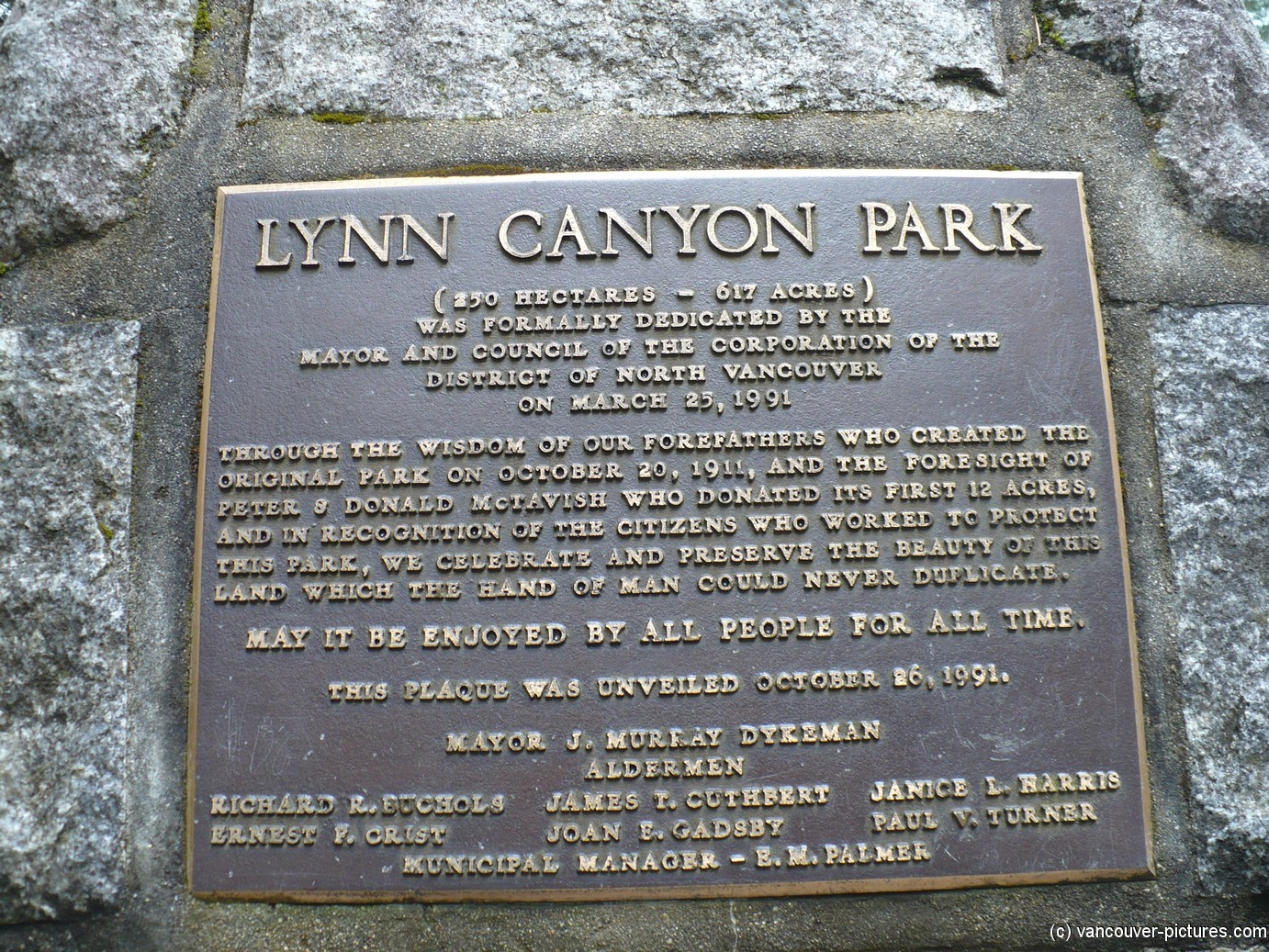 Lynn Canyon Park plaque.jpg