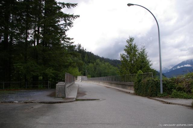 Path on the Cleveland Dam in Vancouver.jpg
