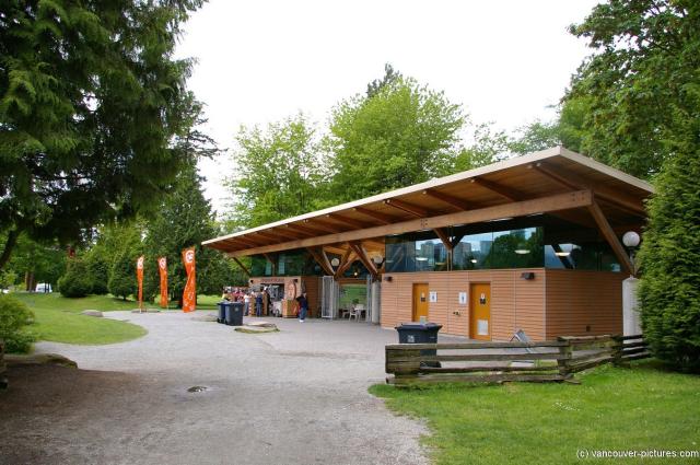 Rest area building at Stanley Park Vancouver.jpg