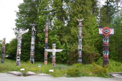 Totem poles at Stanley Park Vancouver.jpg