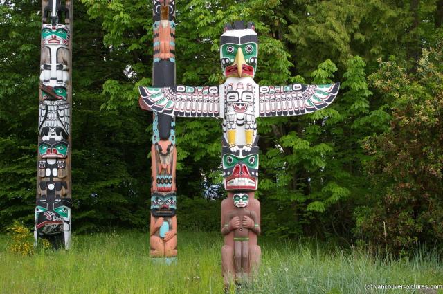 Totem Poles at Stanley Park Vancouver (2).jpg
