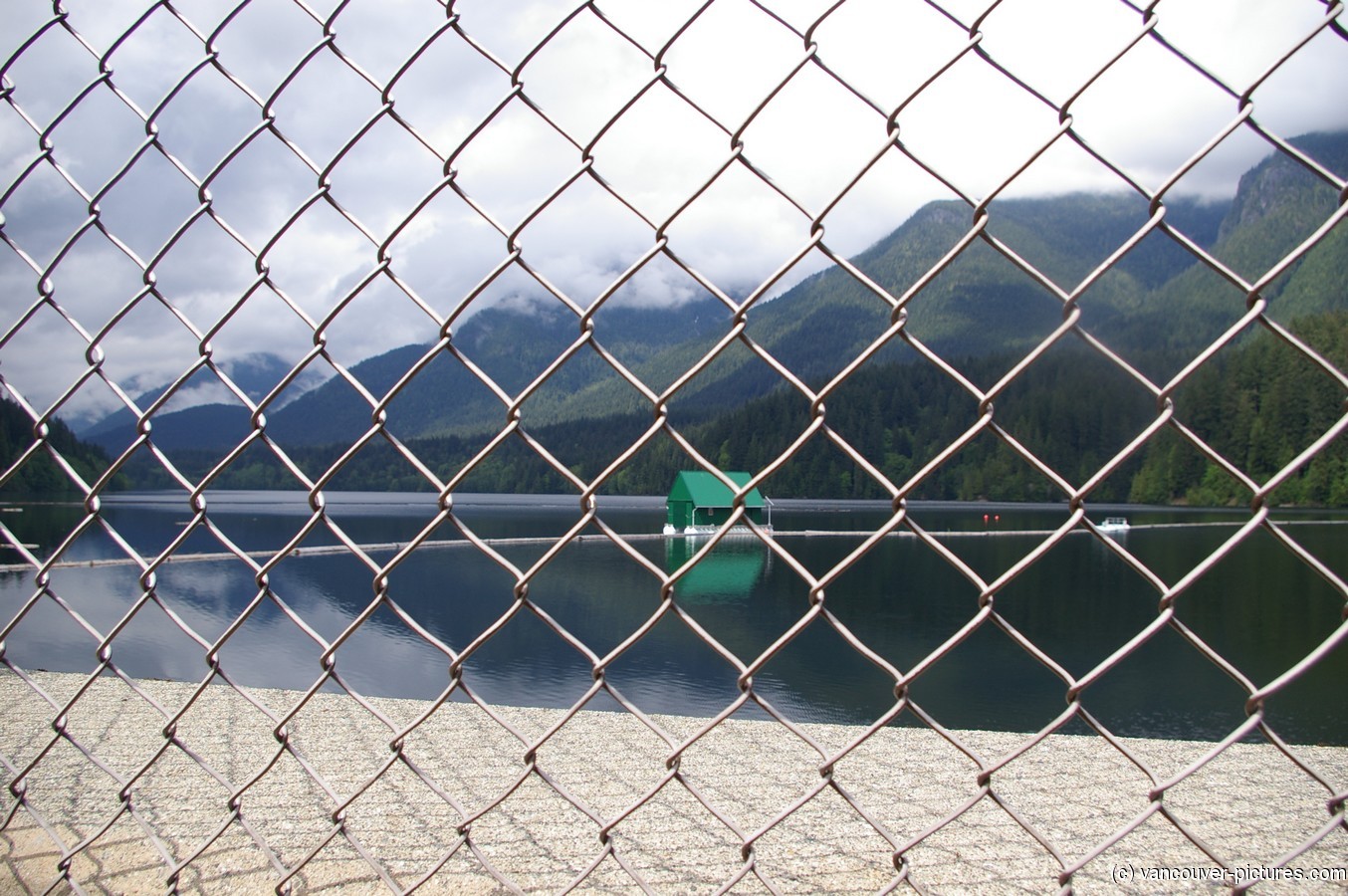 Calm lake on the other side of Cleveland Dam.jpg