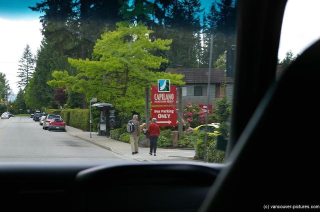 Capilano Suspension Bridge Bus Parking Only sign.jpg